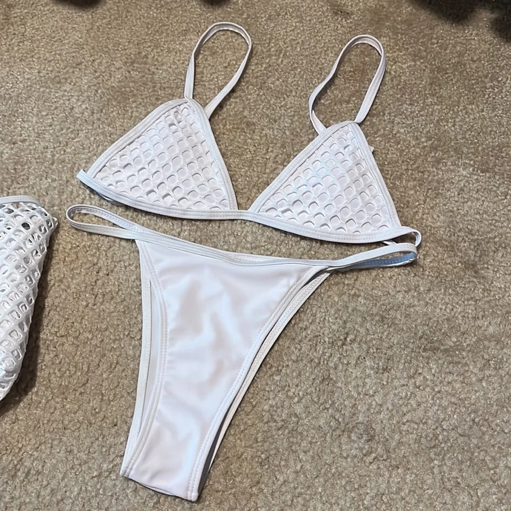 Bikini - Picture 3 of 3